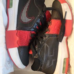 Lebron Witness VIII Faze men size 6