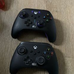 Xbox One Controllers Like New 