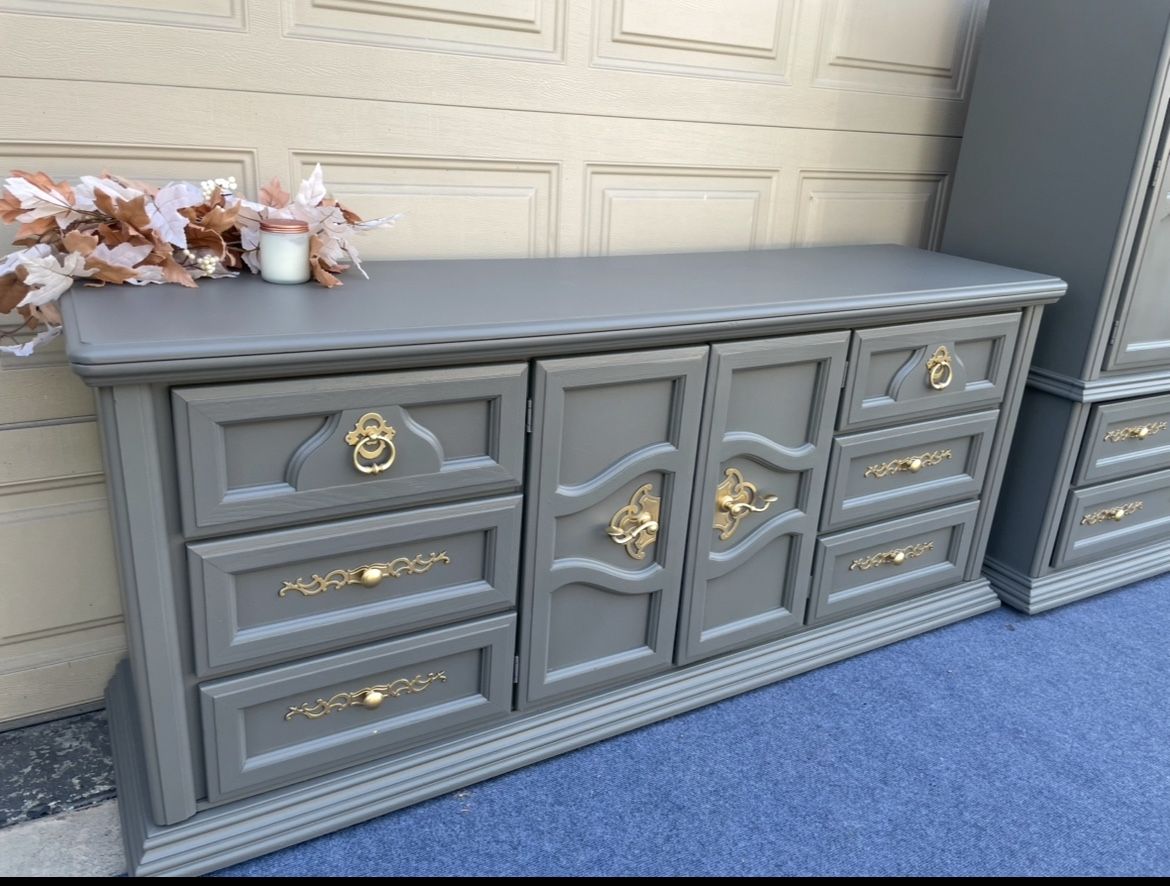 Sale 🥂Beautiful Bassett 2Piece Bedroom Set