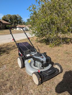 NEW LAWNMOWER OVER 370 NEW!!