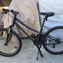 SPECIALIZED HOTROCK 24' KIDS/YOUTH BIKE