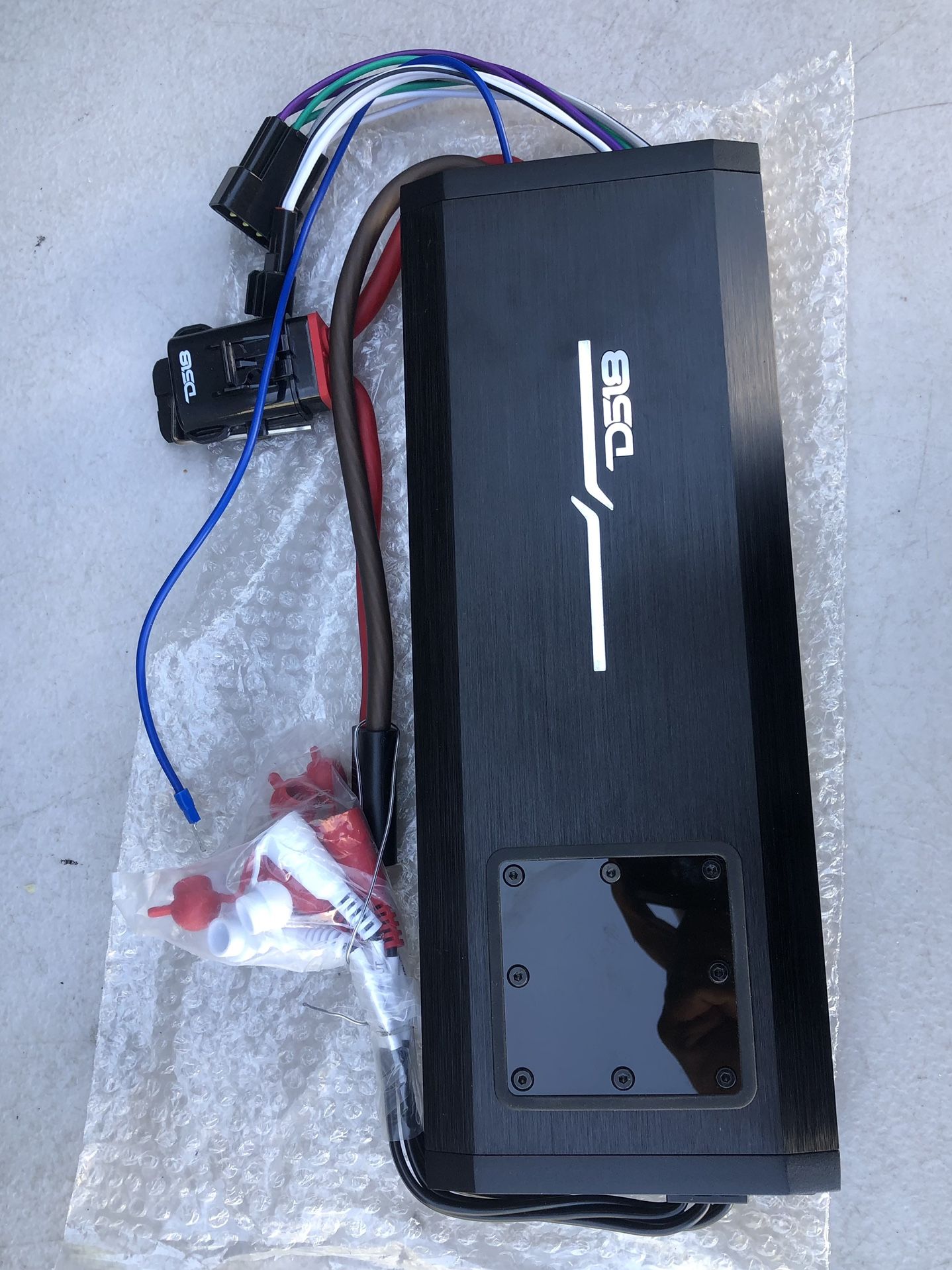 DS18 HYDRO NXL-X1200.5D 5-Channel Marine Waterproof Amplifier - Class D 4 x 150 Watts RMS @ 4 Ohm + 1 x 600 Watts @ 2 Ohm 2800 Watts Peak