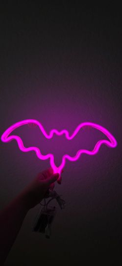 BAT HALLOWEEN DECORATION- PINK LIGHT ($20)