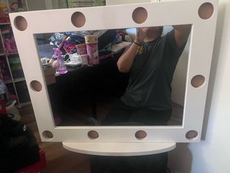 Vanity mirror