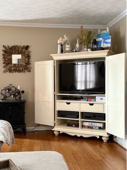 Entertainment Hutch w/ TV