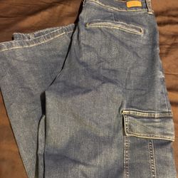 Sofia Vergara Cargo Jeans 