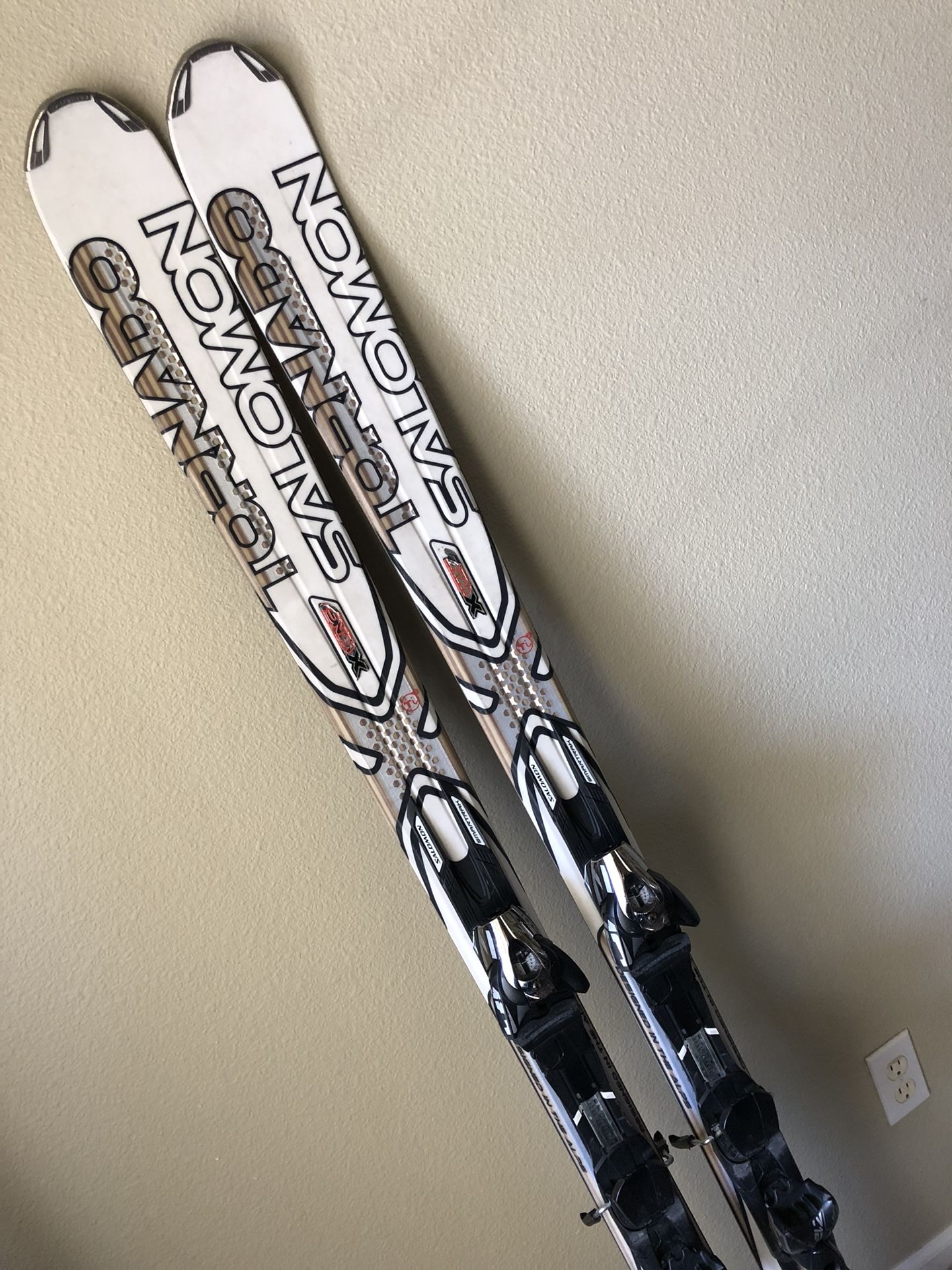 Salomon tornado on sale skis
