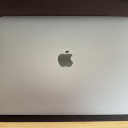 Apple 13” Macbook Pro Core i7 512GB SSD 16GB RAM Touchbar - Space Gray