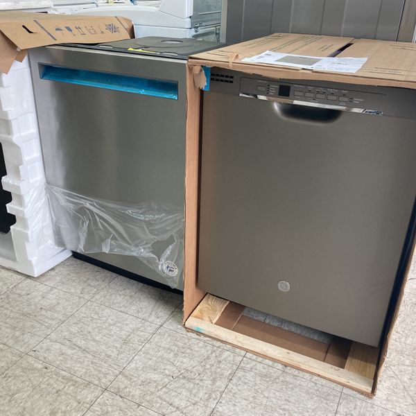 New Dishwasher 24” (Scratch Or Dent ) for Sale in Fort Lauderdale, FL