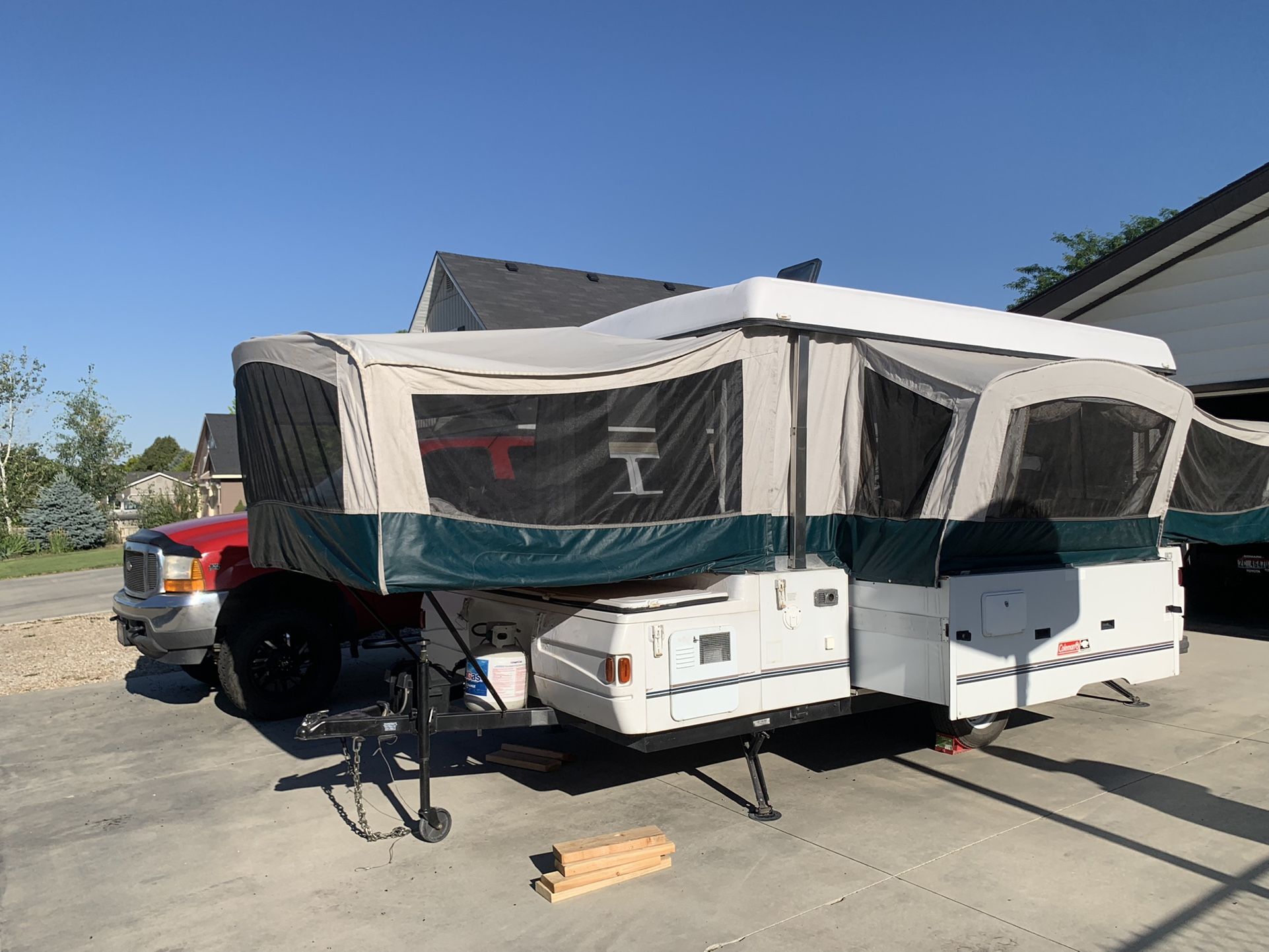 Coleman Pop Out Rv (Model Utah )2001