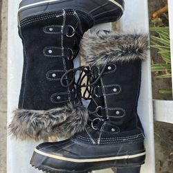 Snow/rain boots, Size 6, Wore Once, See 2 pics