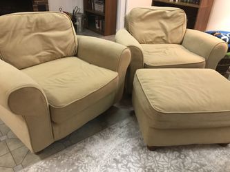 Comfy “pub” lounge chairs w/ ottoman! Set only