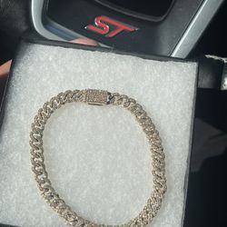 10k Diamond bracelet 