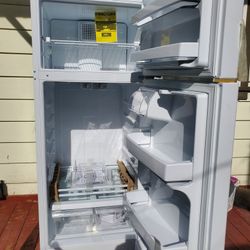 GE Top Freezer Refrigerator