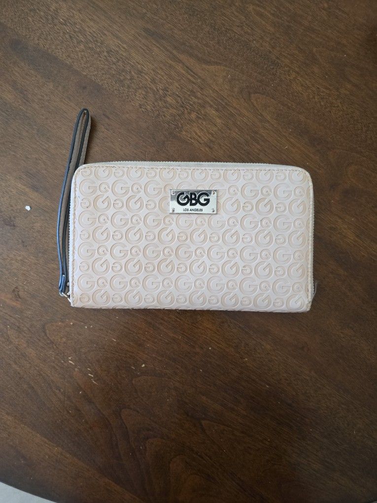 GUESS Wallet