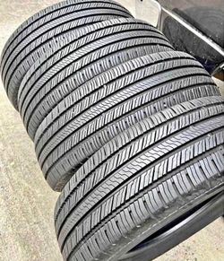 225/65/17 Michelin 📍📍 Vendo un set de llantas con 80% de vida las 4 📍🌟