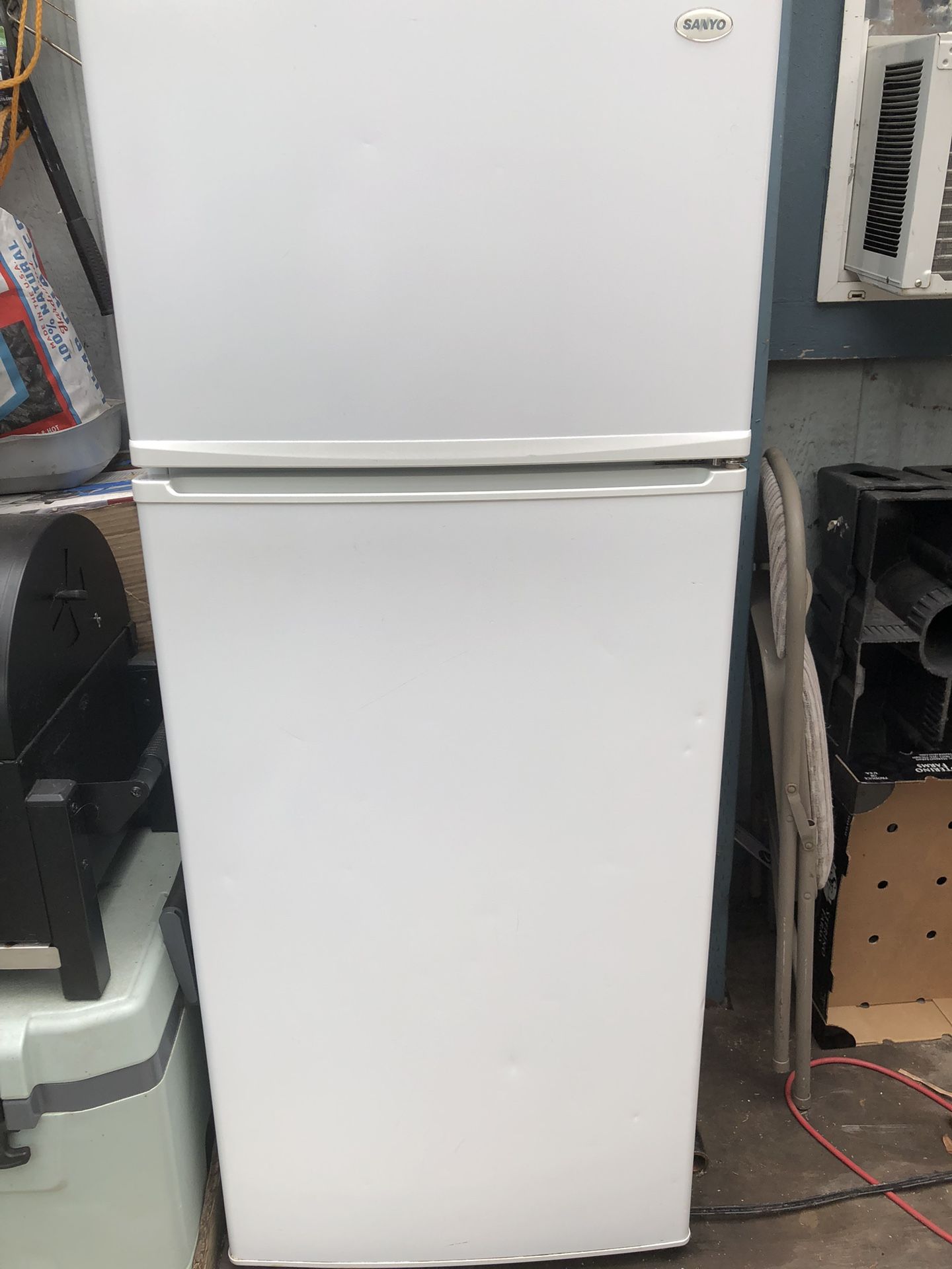 Refrigerator SANYO