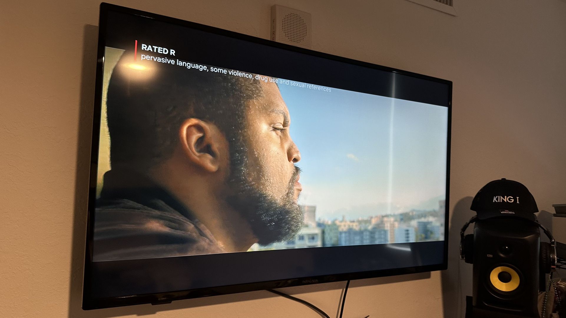 Insignia 50inch 4K LED With Wall Mount