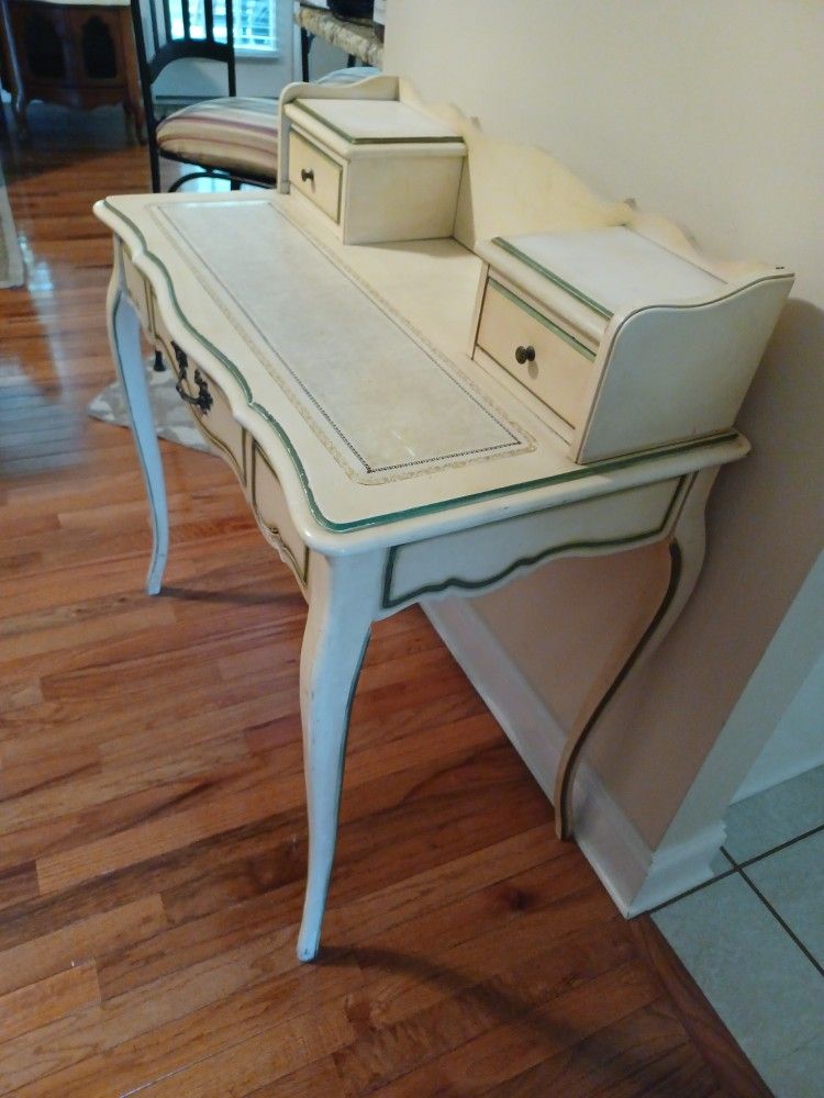Hammary French Provincial Leather Top Writing Desk for Sale in Concord