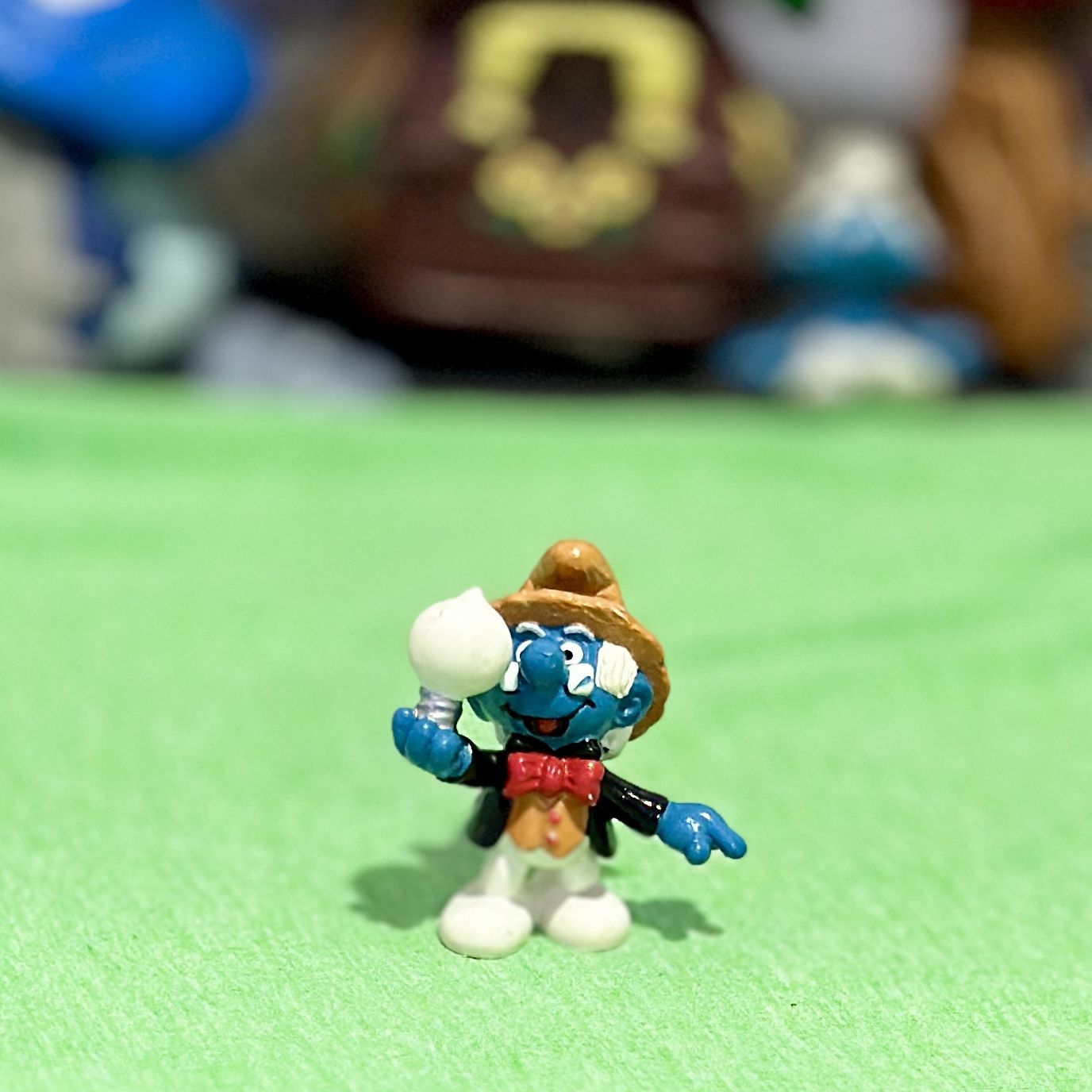 VTG Smurfs #20504 Thomas Edison Smurf w/Light Bulb PVC Figure 1984 Schleich Peyo