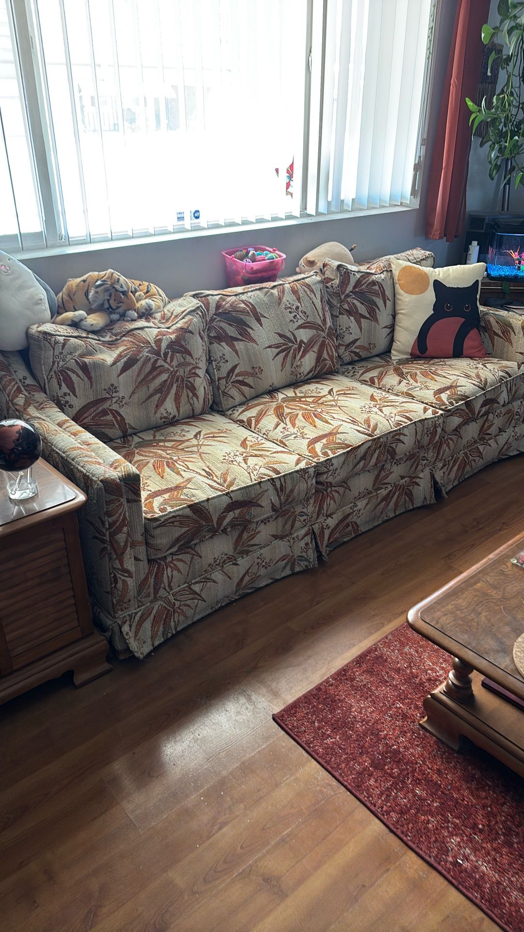 Lazy Boy Couch With Cushion Springs. Steam Cleaned Last Year. Good Condition