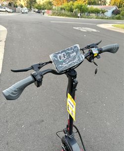 ELECTRIC SCOOTER - 1200W (30MPH FAST