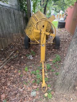 Towable Cement Mixer. Make offer