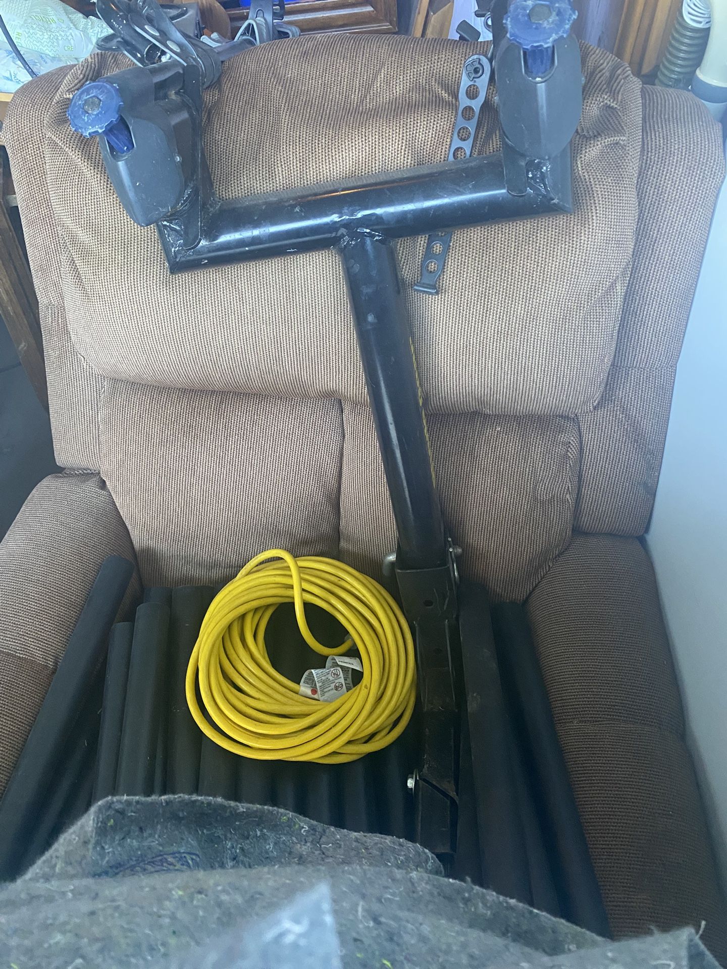 Recliner In Good Used Condition Just Needs Cleaned 