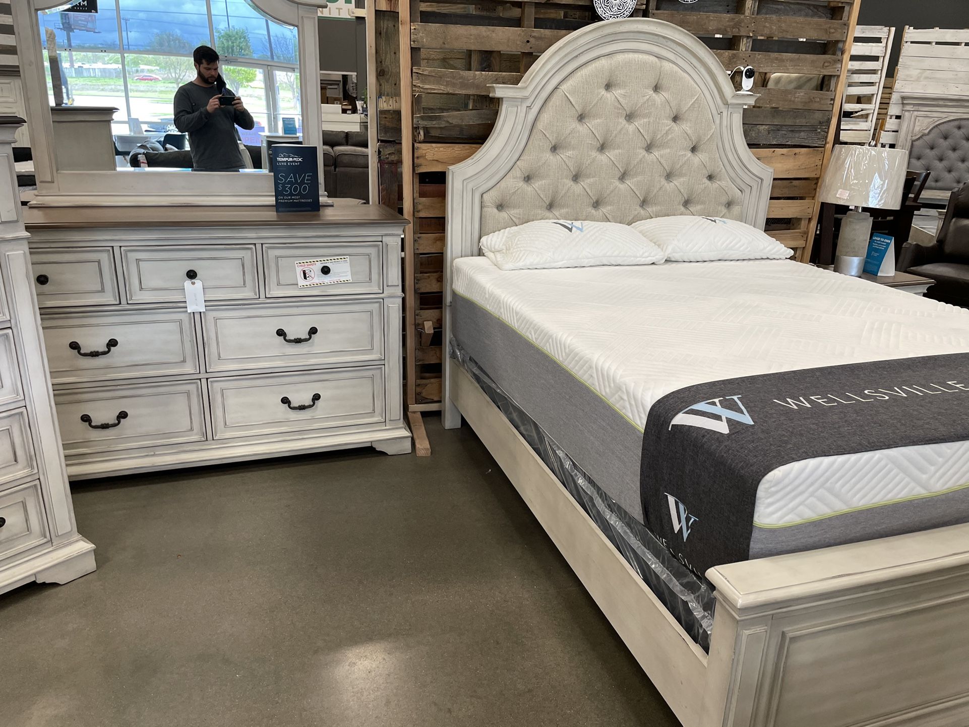 Queen Bedroom Set