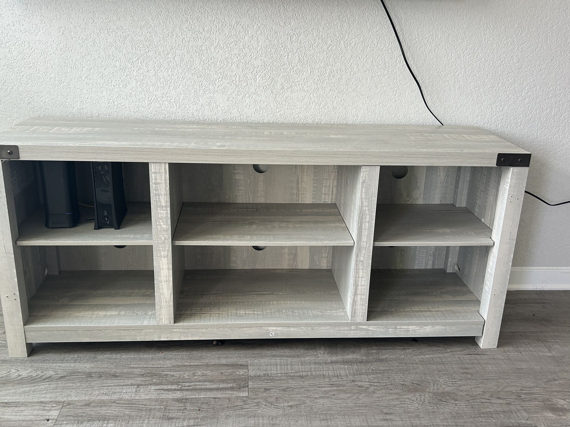 Brand New Tv Stand ( Has Doors )