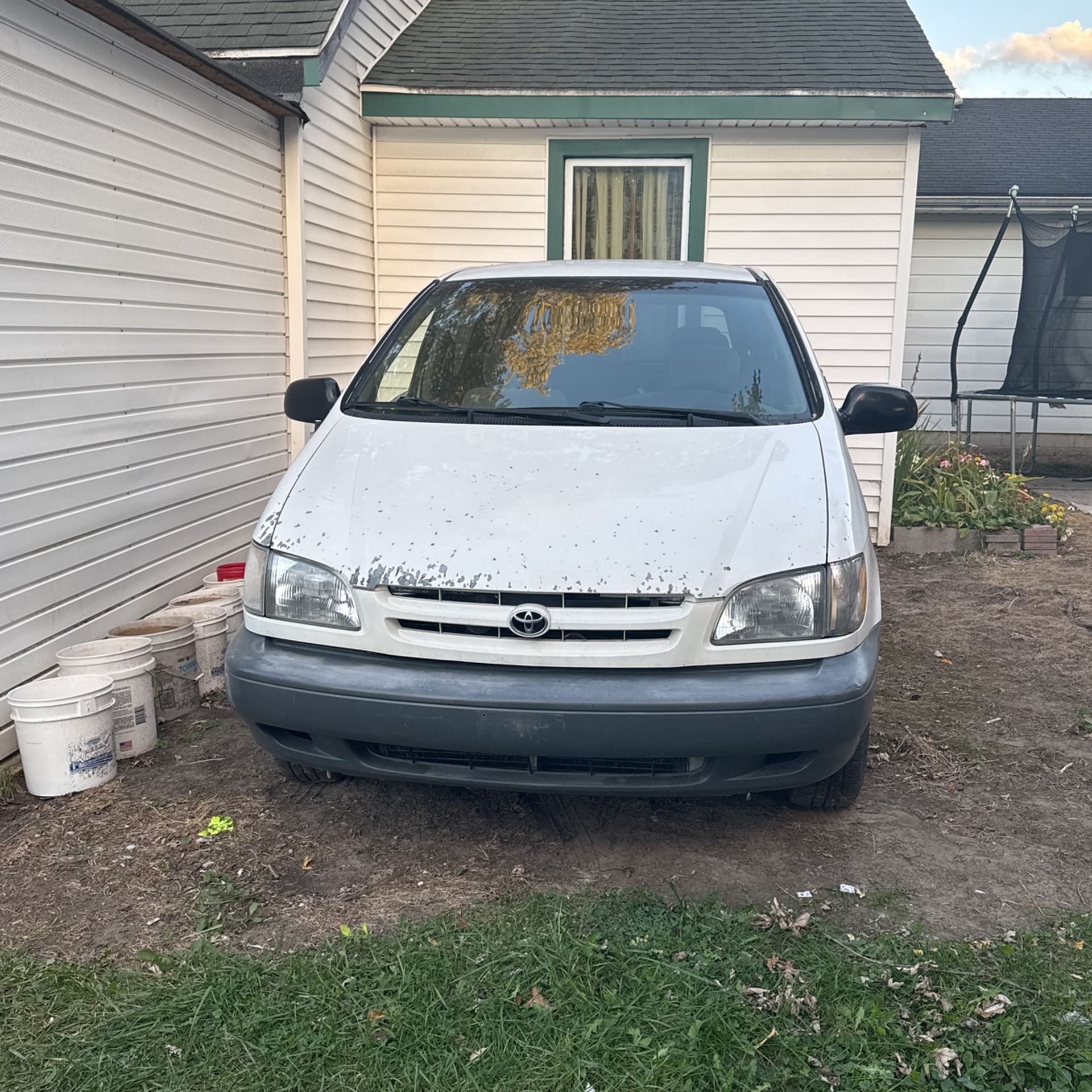 I sell a Toyota Sienna with 319,000 miles in good condition