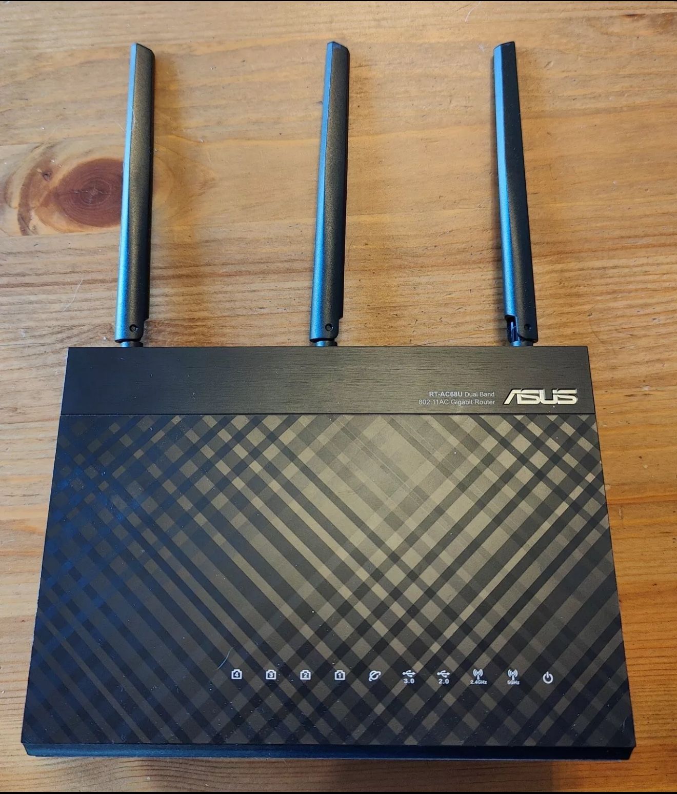 ASUS AC1900 802.11ac Dual-band Wireless Gigabit Router RT-AC1900P