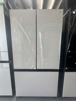 Brand new Samsung Bespoke Refrigerator french door with center water 