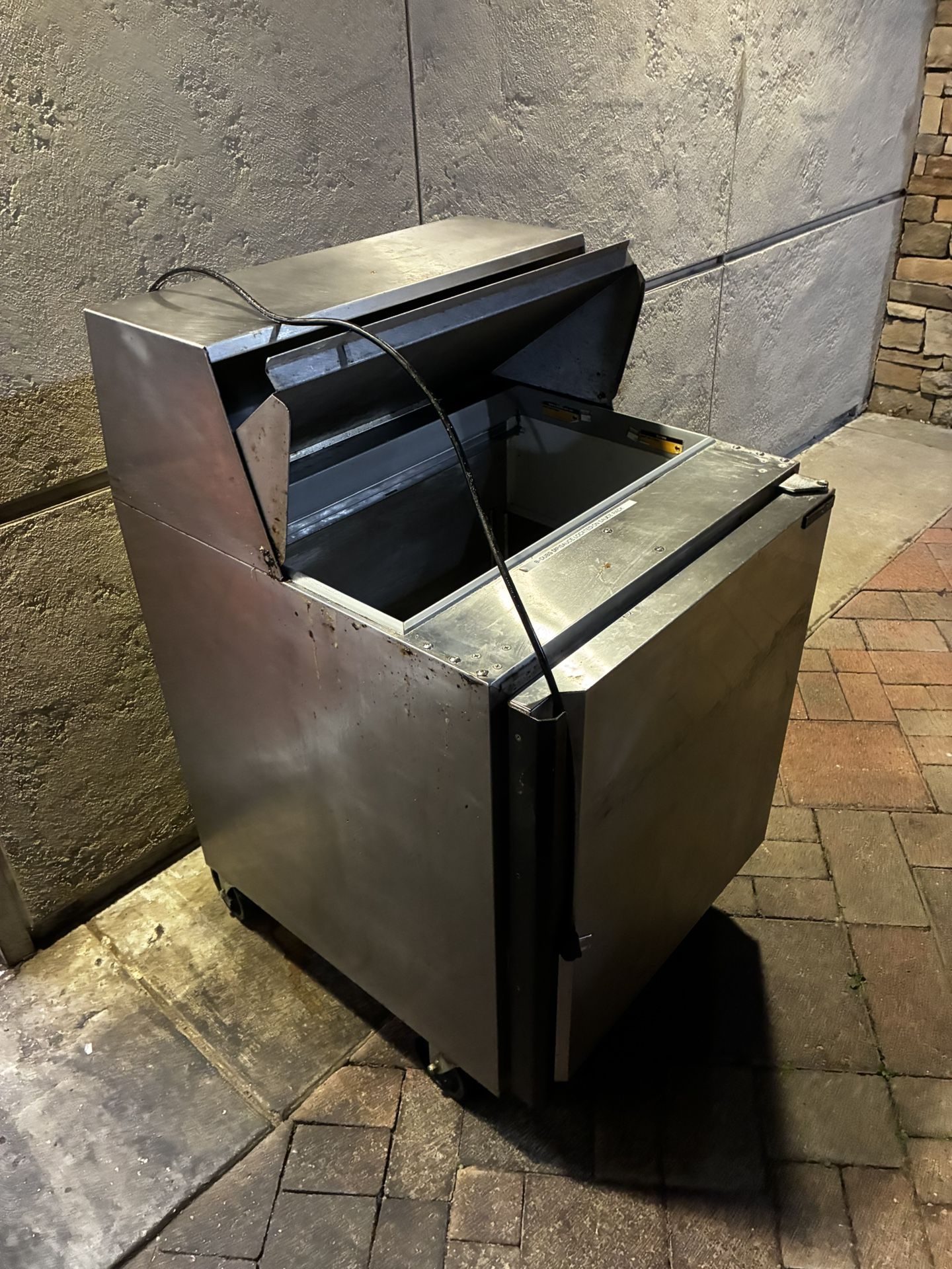 Commercial Reach In Cooler