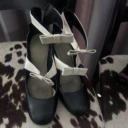 Beautiful Black and Beige Dress up Shoes  Size 8