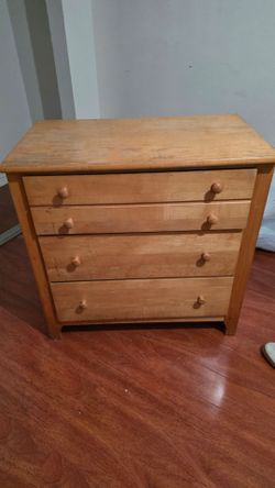Stanley wood medium dresser