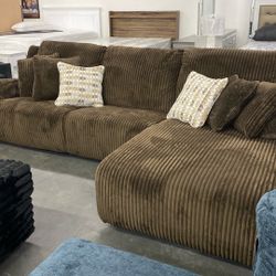 Grizzly Bear Brown  Manual Recliner And Chaise From Ashley Was $2299 Now $1300 Sale Deals Are Going Til New Years 