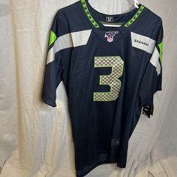 Men’s Medium Russell Wilson On Field Jersey