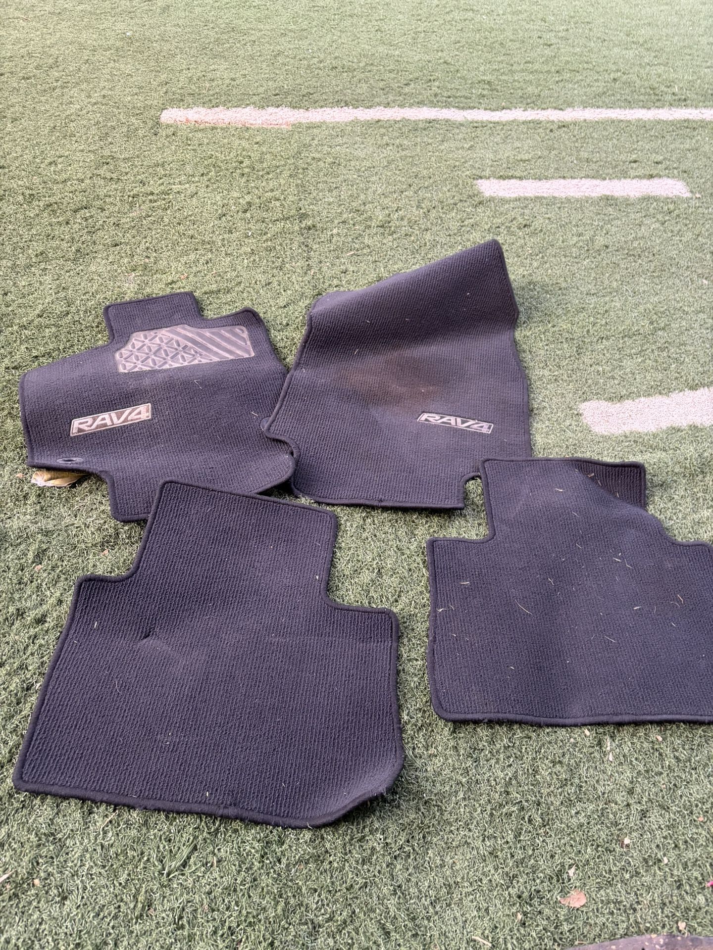 Toyota RAV4 Floor Mats Matts
