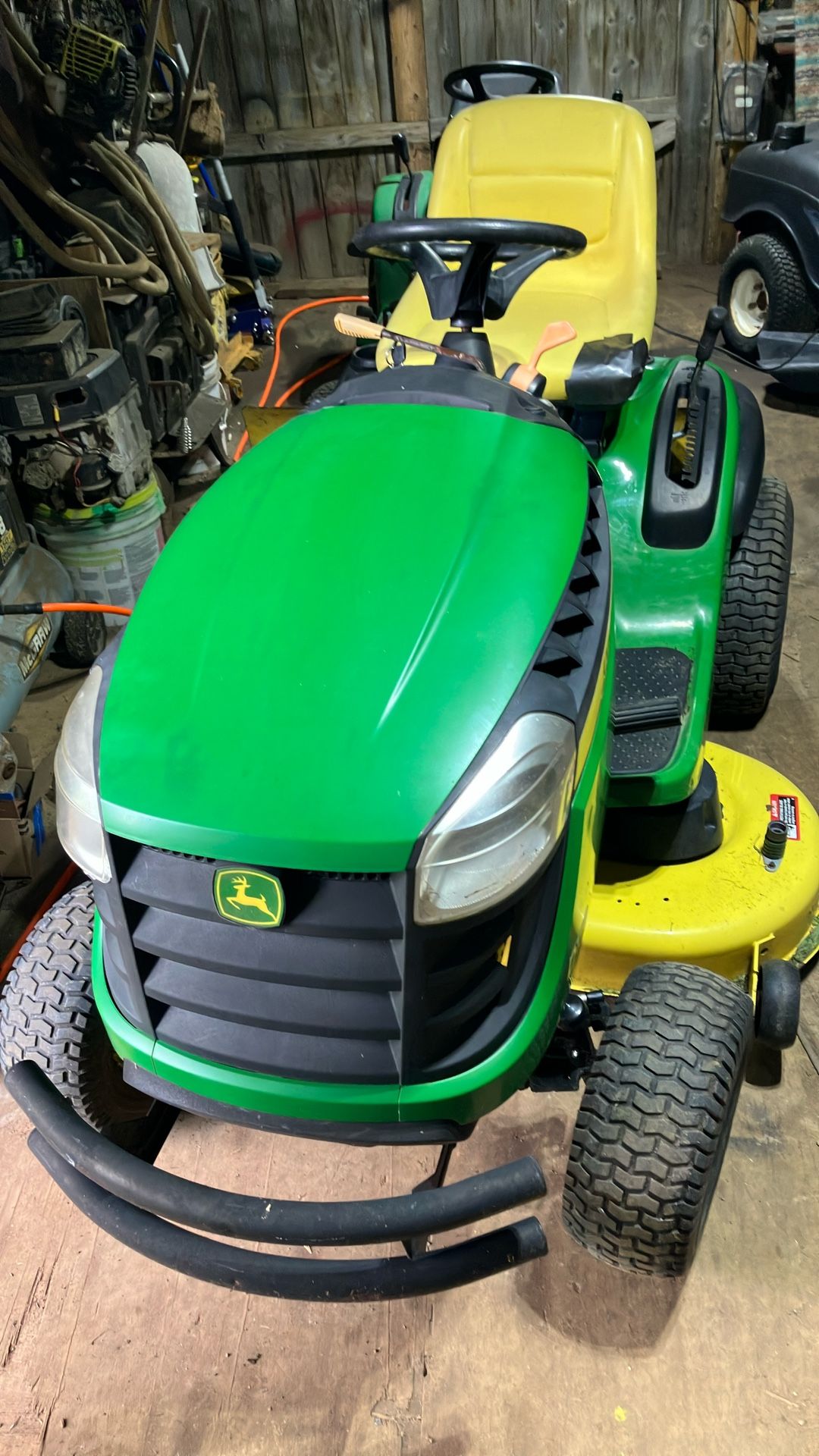 JOHN DEERE D130