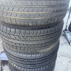 Used tires 235/60r18 $50 dlls each 🤑free installation ‼️