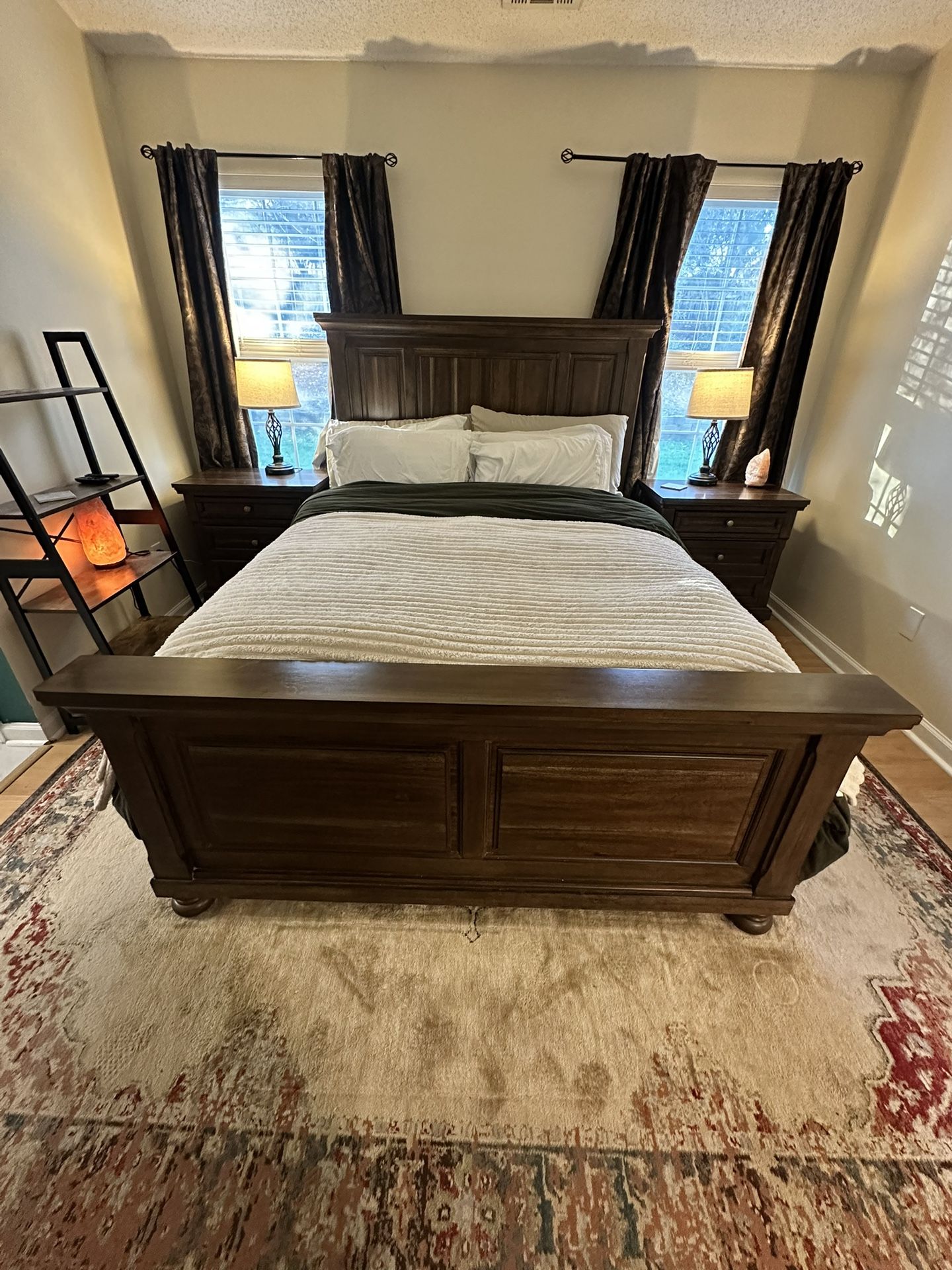 Ashley Furniture Bedroom Set - Great Condition!
