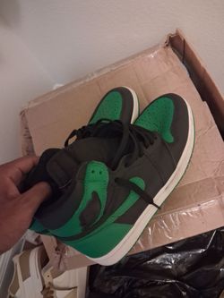 Air Jordan 1 Green and Black Sneakers