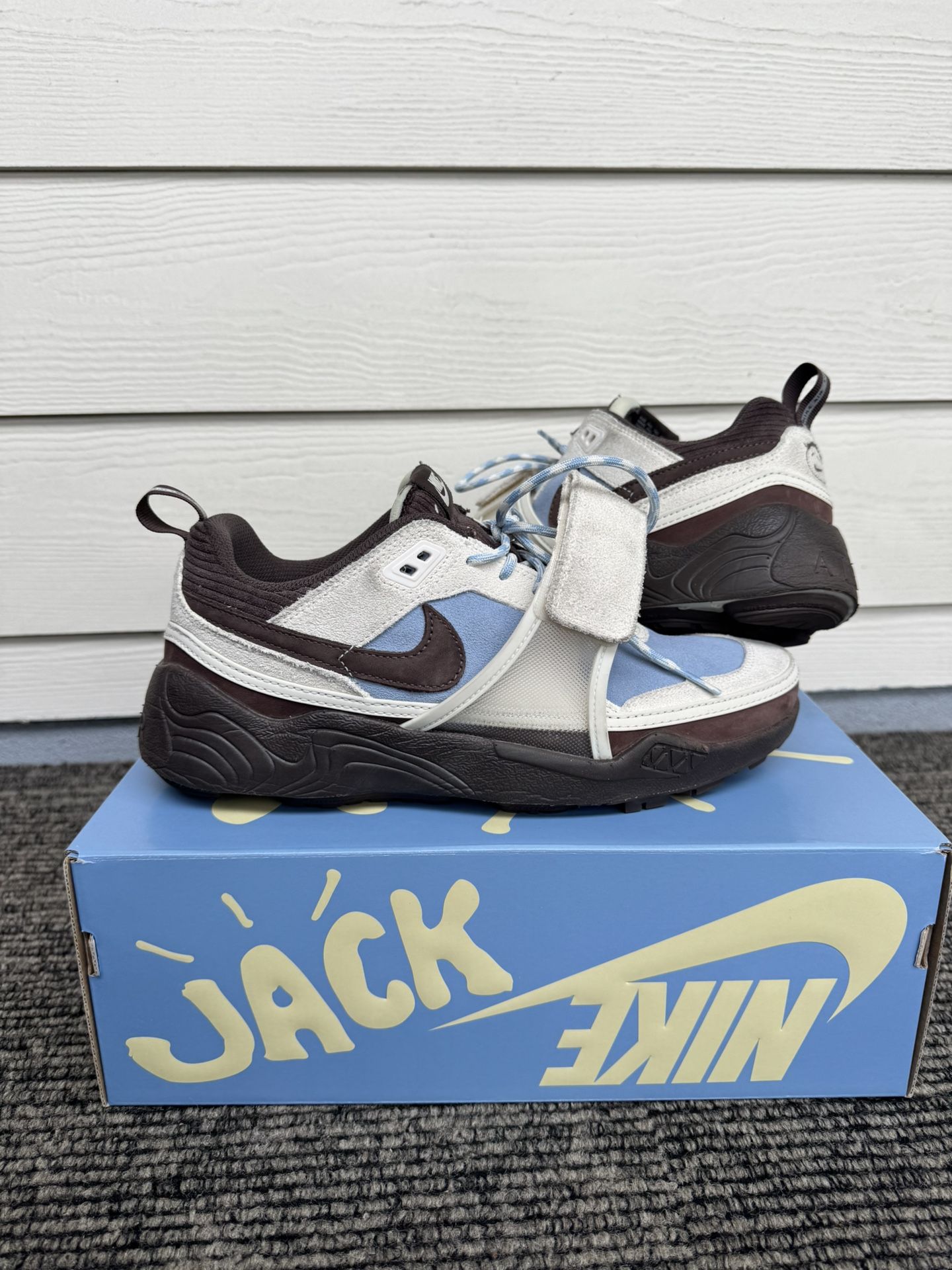 Travis Scott x Nike Zoom Field Jaxx Leche Blue Size 9 (Used)