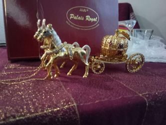 JUJU Palais Royal Horse and Carriage Figurine
