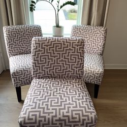 Armless slipper chair 1/3