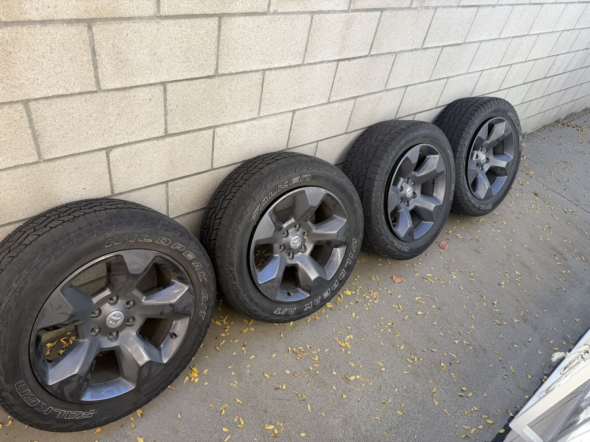 Dodge Ram 1500 Wheels & Tires 2022