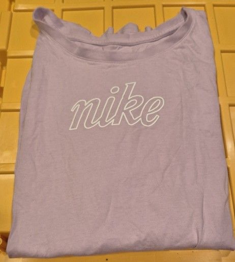3x Womens Nike Shirt