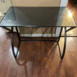 Nice Modern Black Metal Rectangular Desk. Glass Top:30x36x20”good Condition 