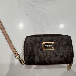 Michael Kors Wristlet/Wallet 